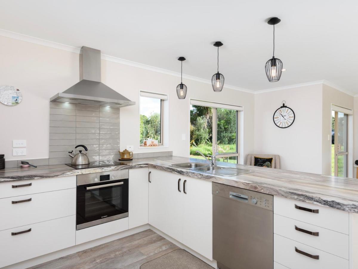 Modern Beach Break - Waihi Beach Holiday Home Extérieur photo